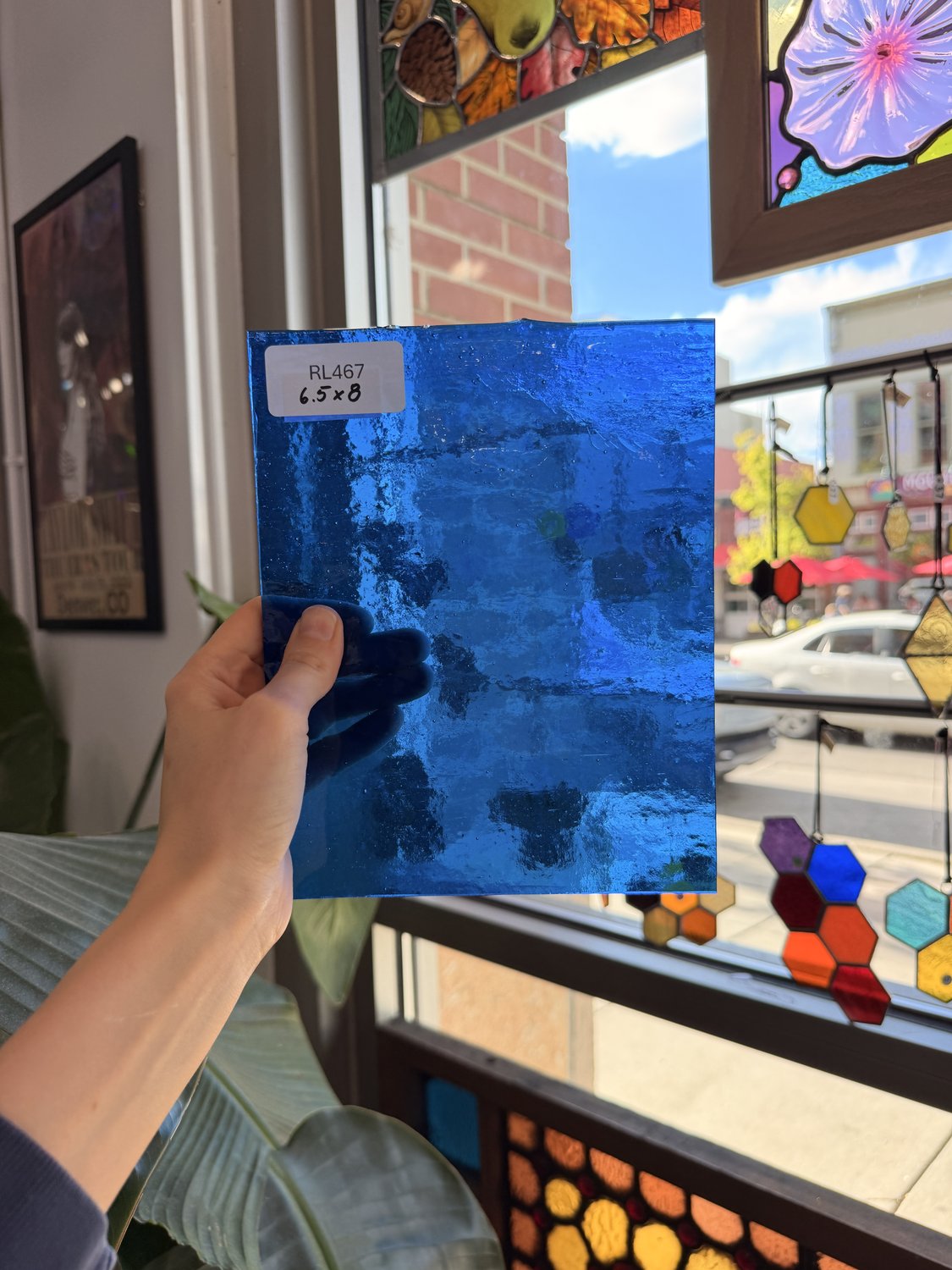 Medium Blue Transparent Hammered Textured Sheet Glass – RL467