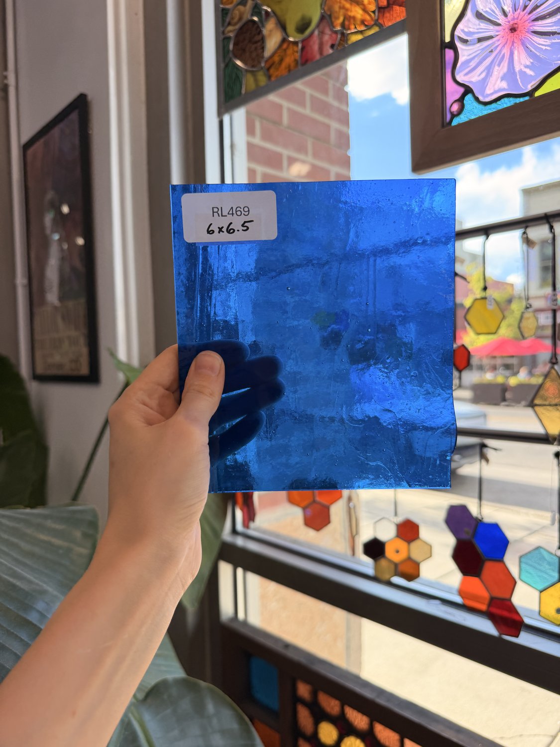 Medium Blue Transparent Hammered Textured Sheet Glass – RL469