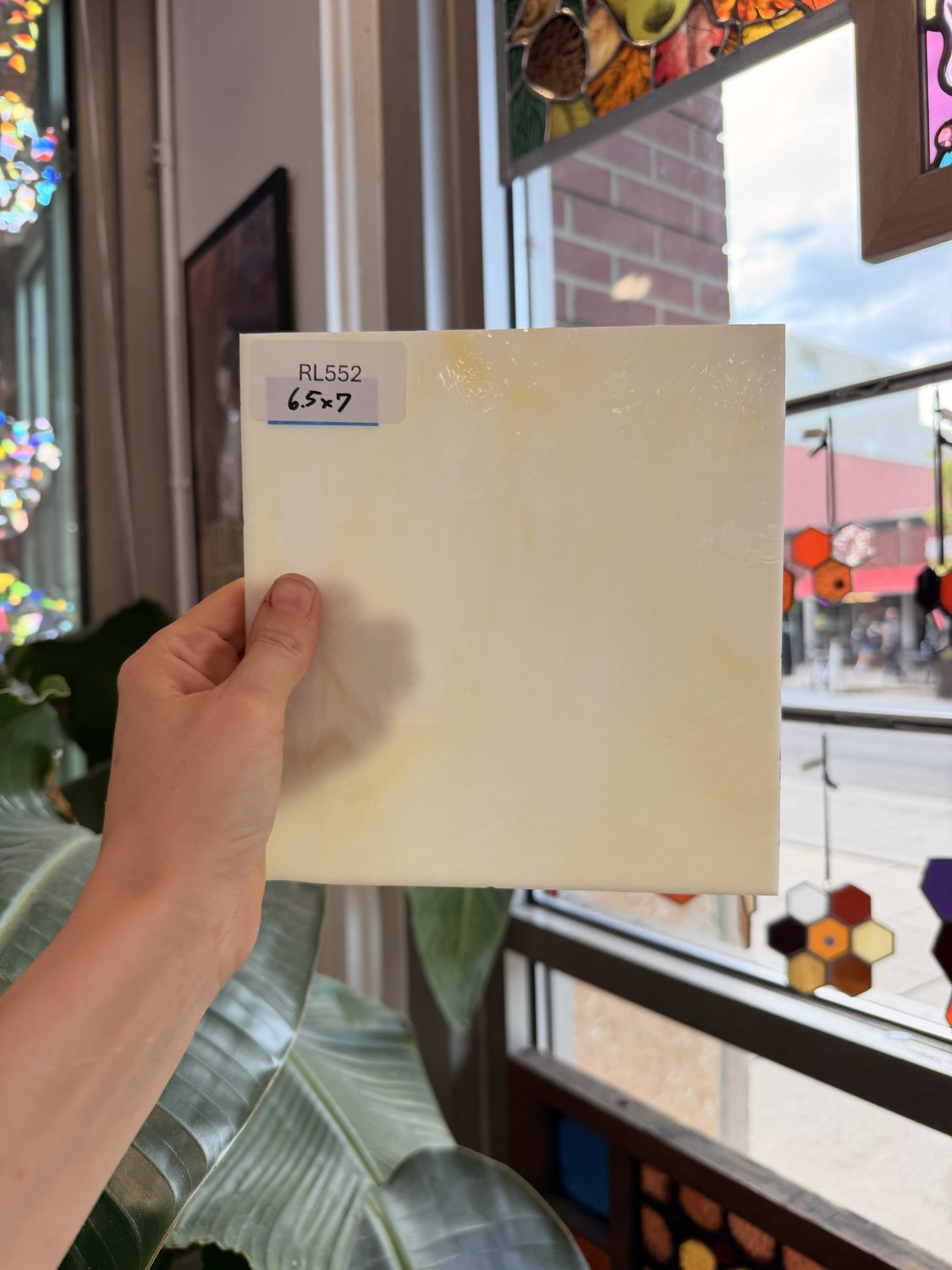 Light Amber White Wispy Vintage Spectrum Sheet Glass