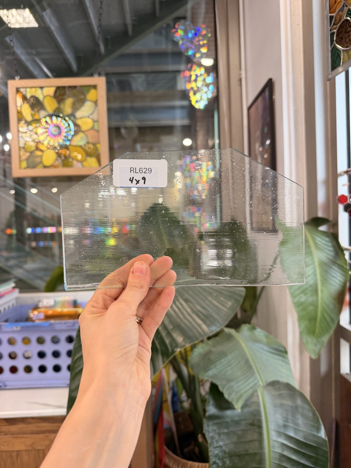 Clear Mouthblown Seeded Lamberts Sheet Glass – RL629