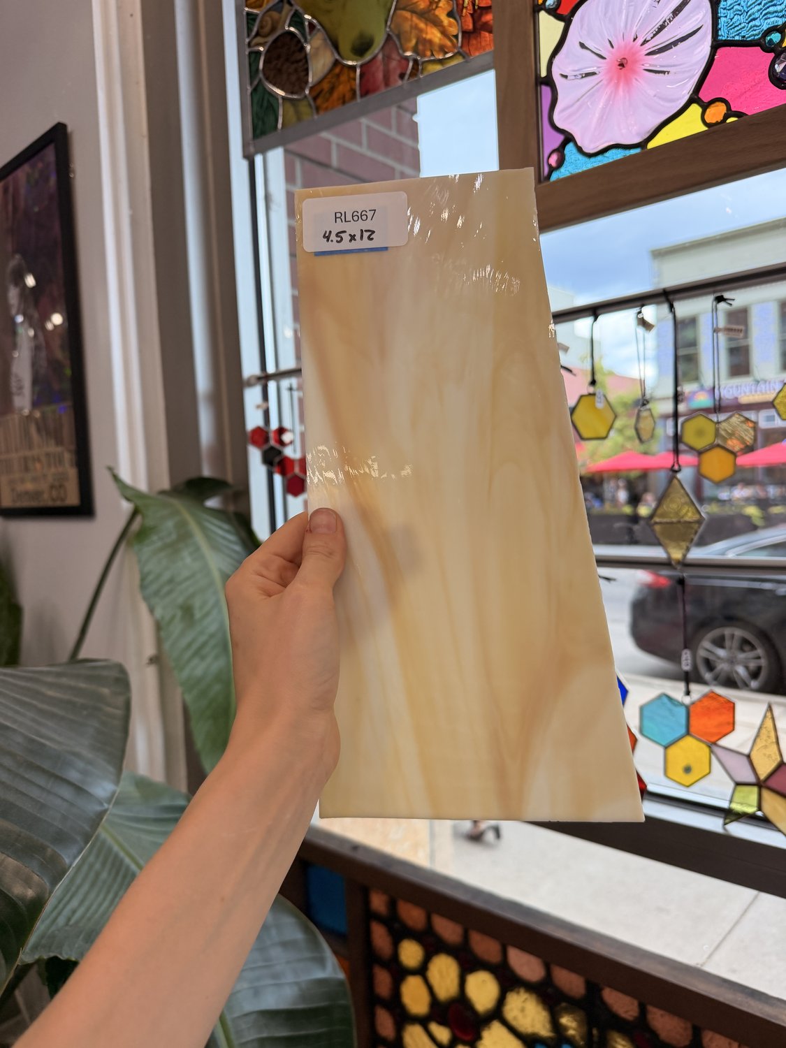 Light Amber Sand Wispy Vintage Spectrum Sheet Glass – RL667
