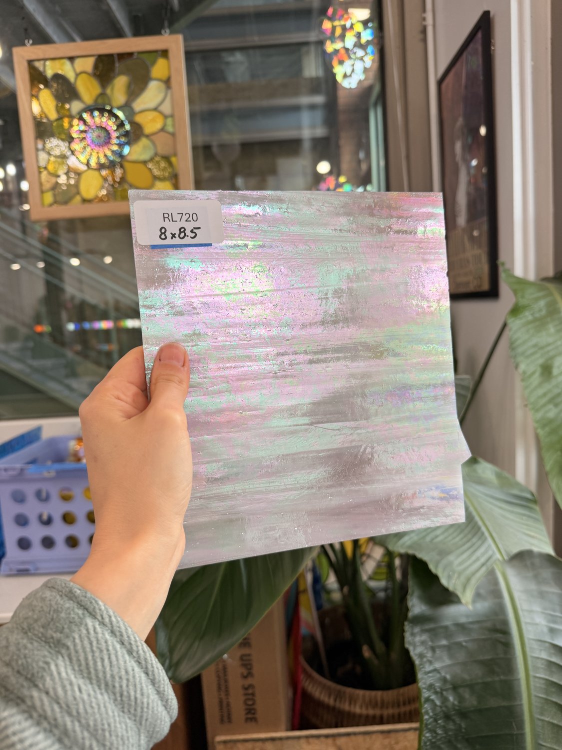Light Mauve White Wispy Wissmach Sheet Glass