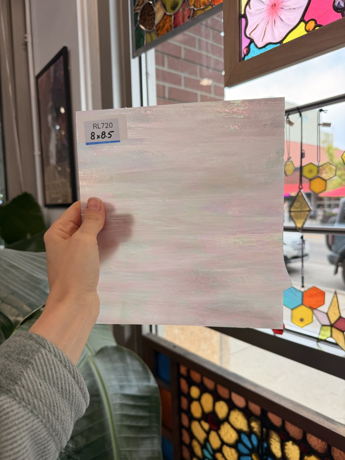 Light Mauve White Wispy Wissmach Sheet Glass