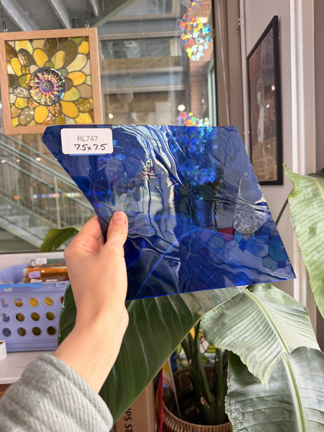 Dark Blue Transparent Mouth Blown Lamberts Sheet Glass