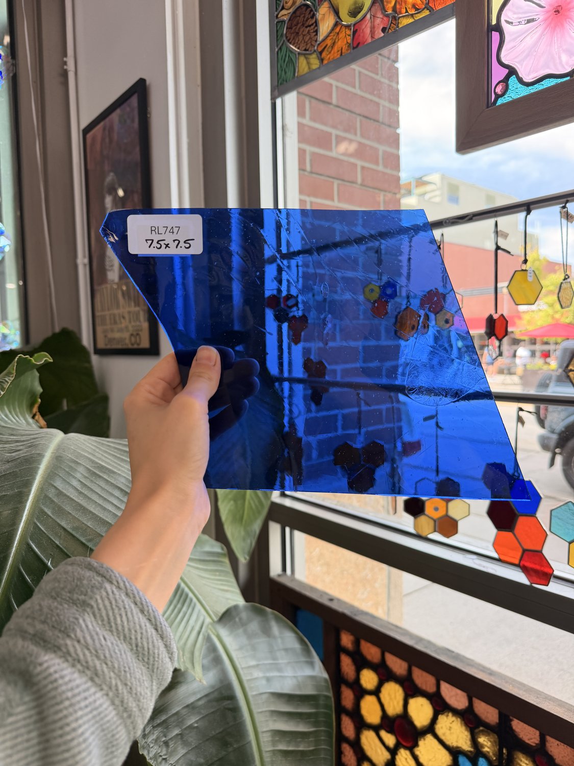 Dark Blue Transparent Mouth Blown Lamberts Sheet Glass