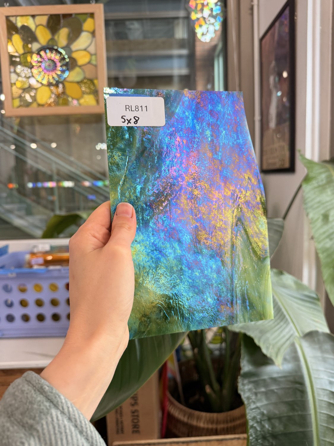 Green Iridescent White Green Wispy Wissmach Sheet Glass – RL811