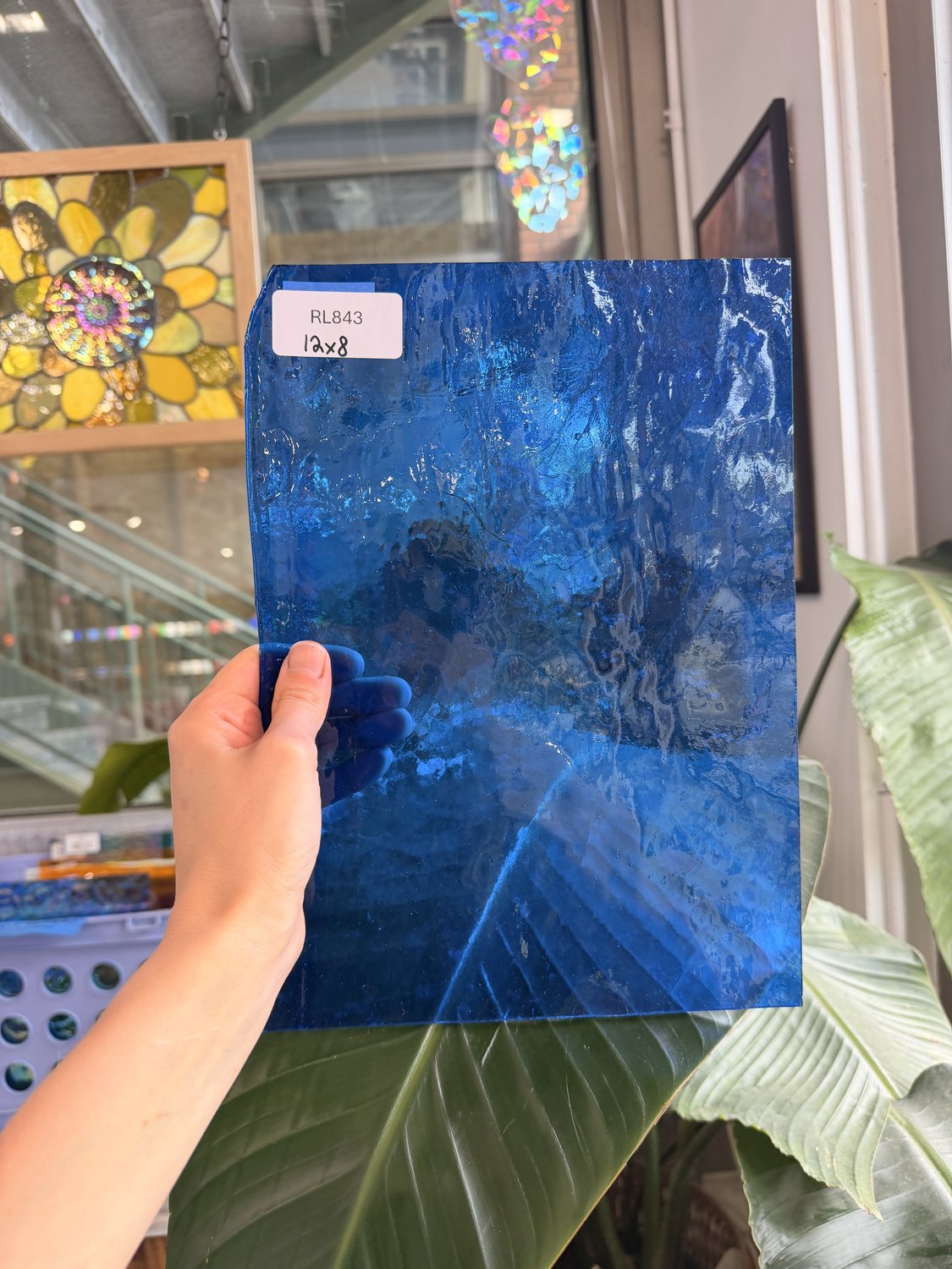 Medium Blue Hammered Transparent Sheet Glass – RL843