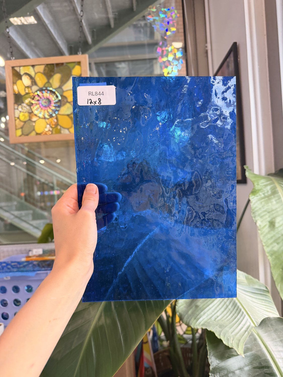 Medium Blue Hammered Transparent Sheet Glass – RL844