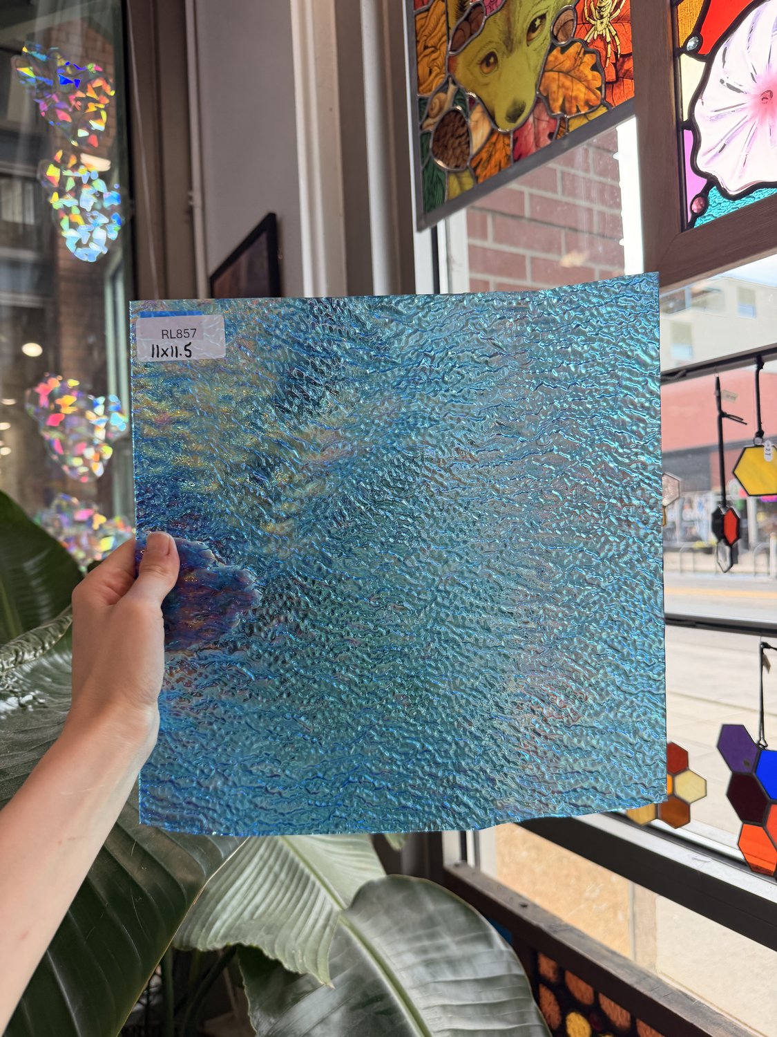 Iridescent Transparent Peacock Blue Tight Ripple Kokomo Sheet Glass – RL857