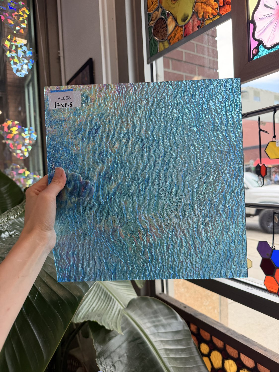 Iridescent Transparent Peacock Blue Tight Ripple Kokomo Sheet Glass – RL858