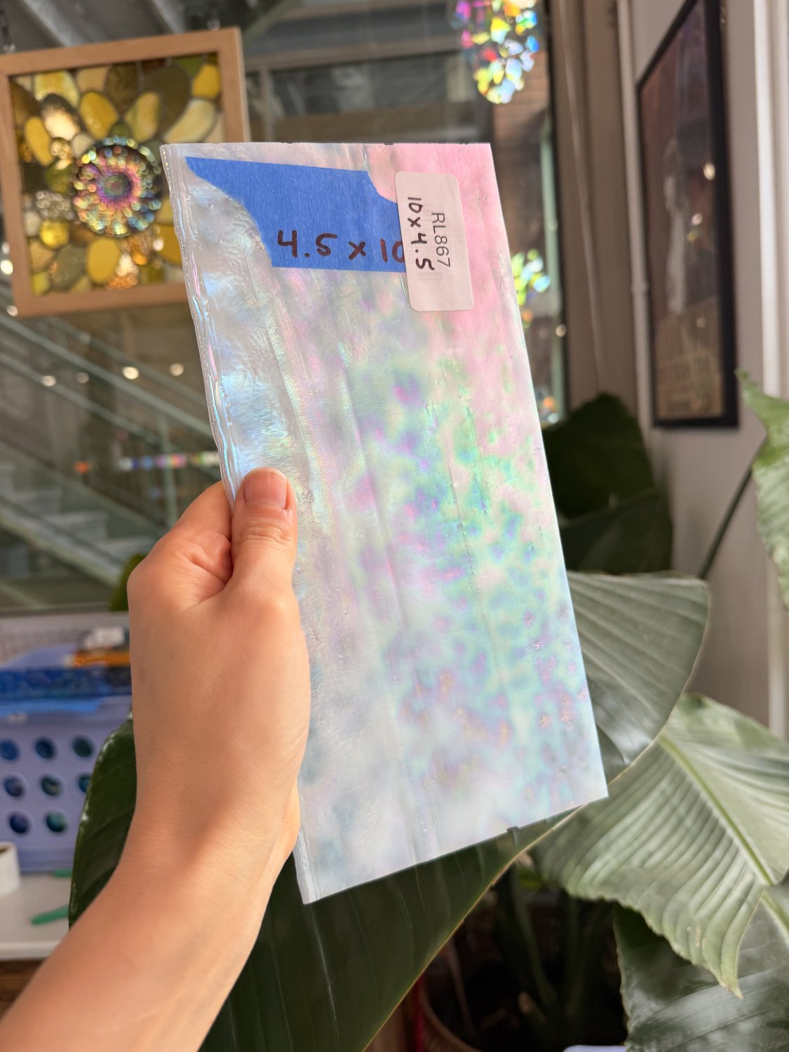 Iridescent White Mottled Youghiogheny Sheet Glass (Y1000 HSI) – RL867