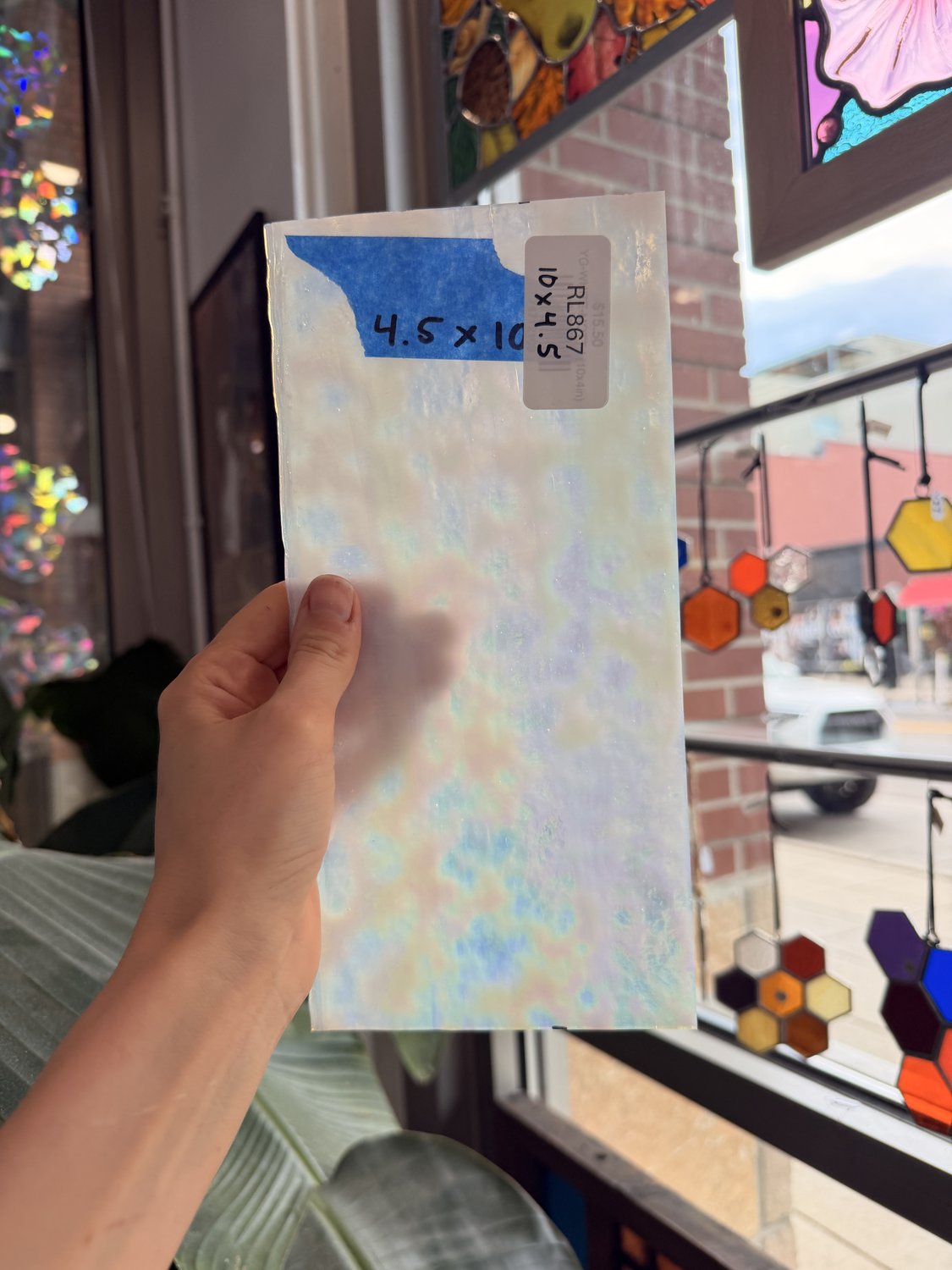 Iridescent White Mottled Youghiogheny Sheet Glass (Y1000 HSI) – RL867
