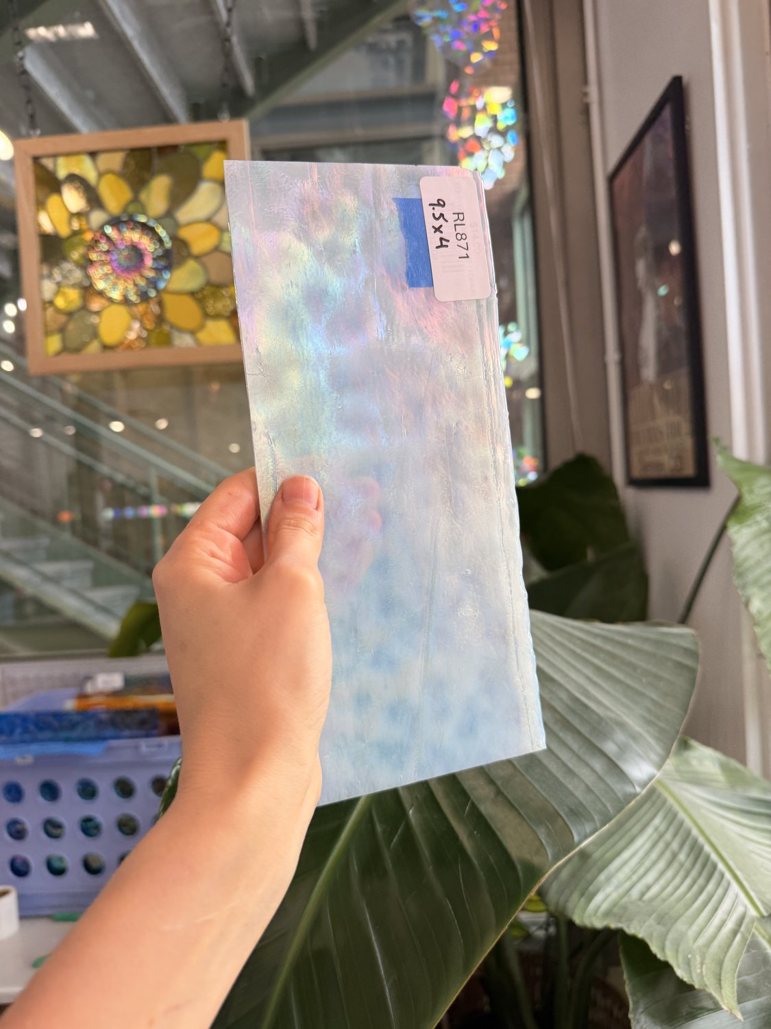 Iridescent White Mottled Youghiogheny Sheet Glass (Y1000 HSI) – RL871