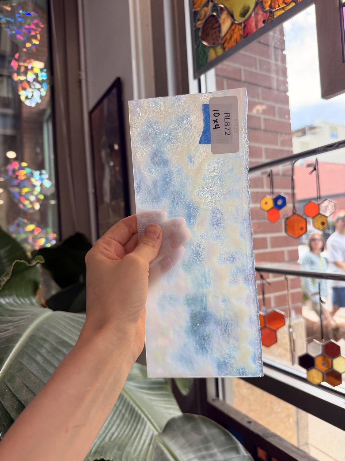 Iridescent White Mottled Youghiogheny Sheet Glass (Y1000 HSI) – RL872