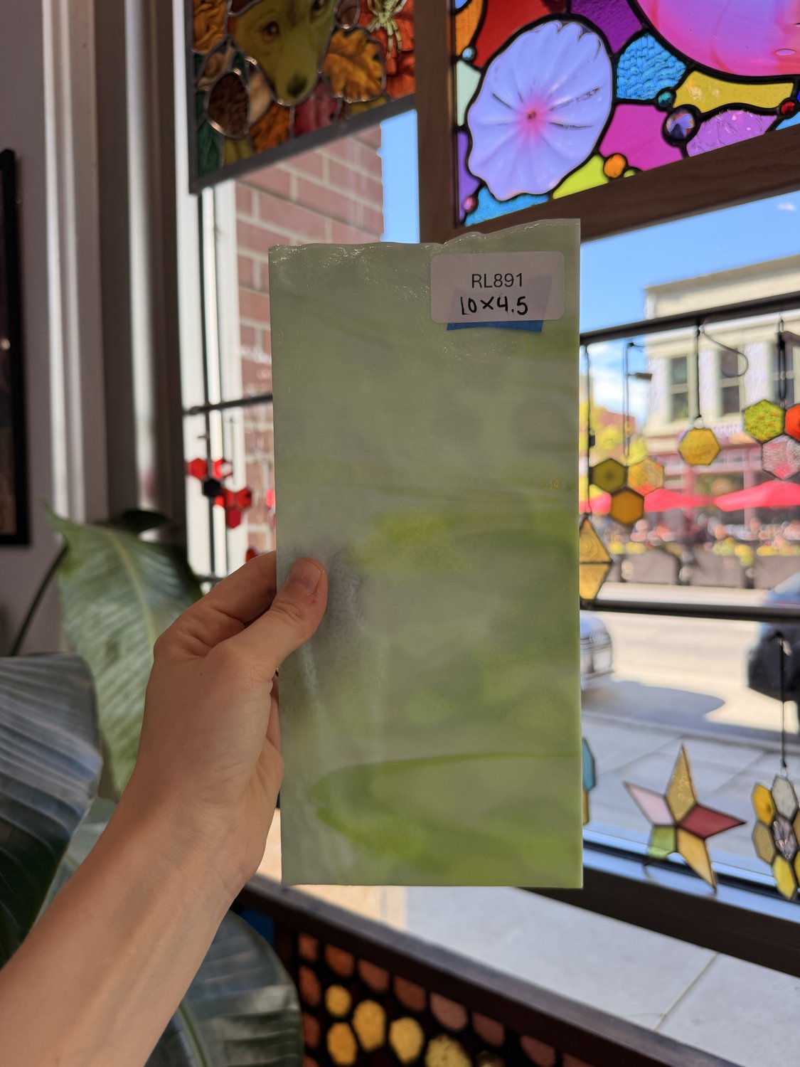 Celery Green Mottled Bullseye Sheet Glass