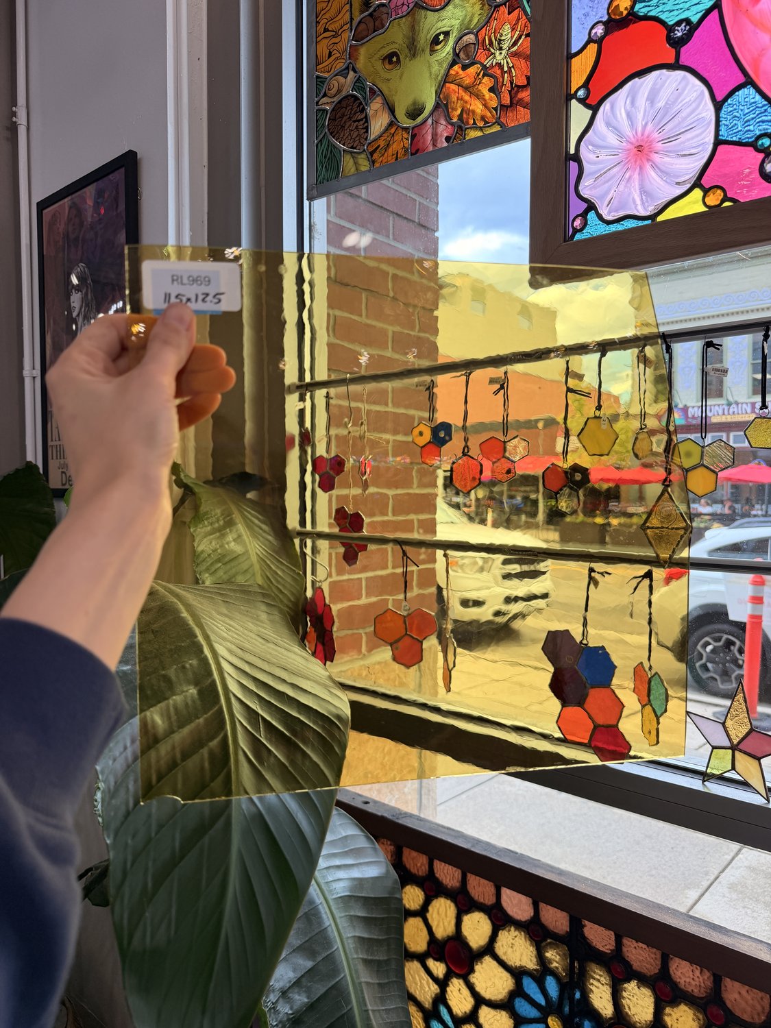 Yellow Transparent Mouthblown GNA Sheet Glass – RL969