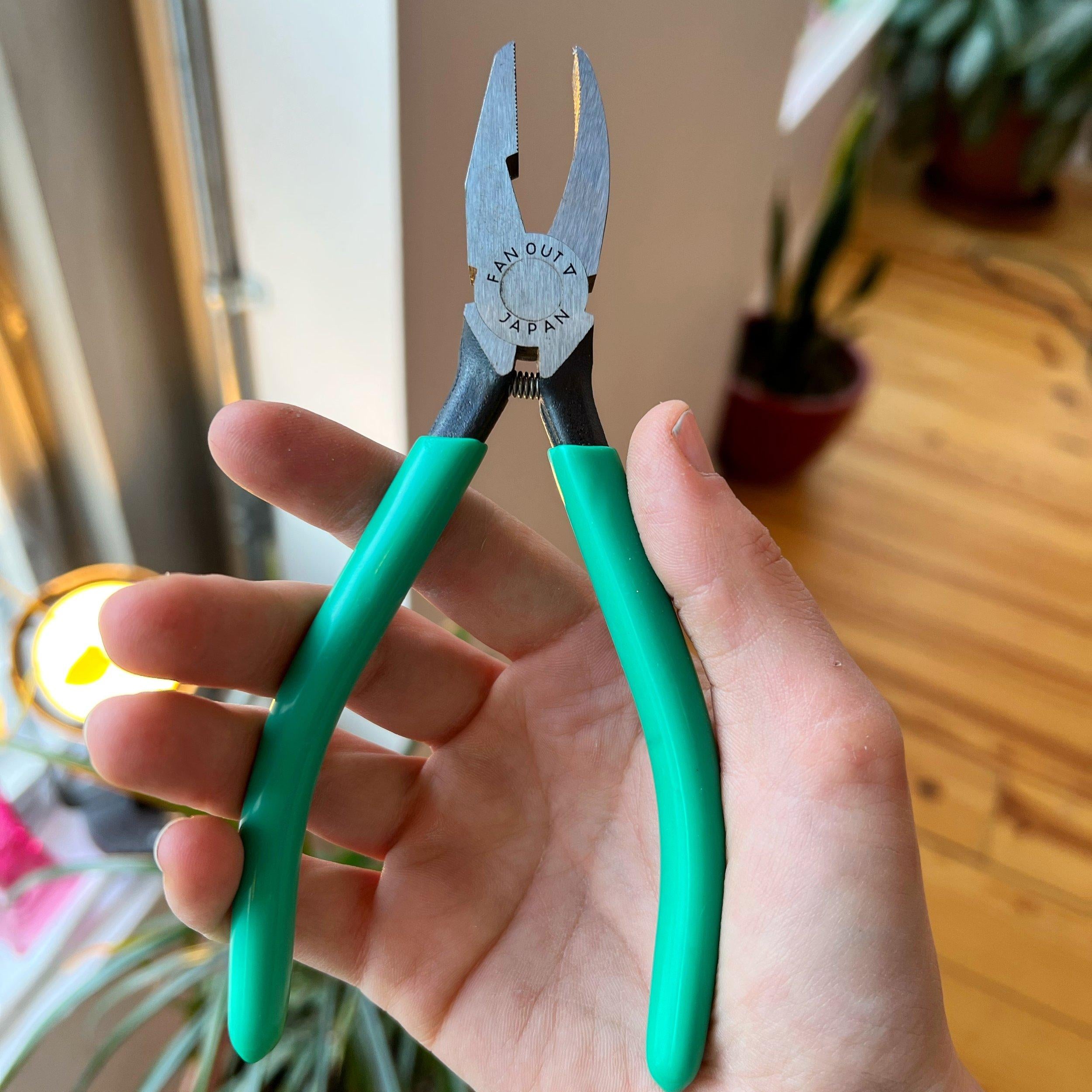 Fan Out Grozing Pliers